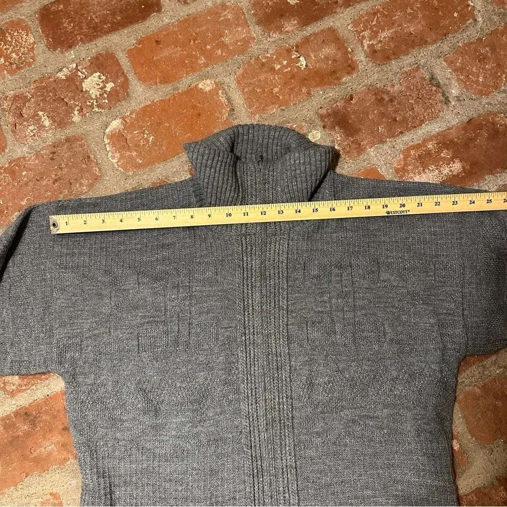 Sweater House vintage turtleneck